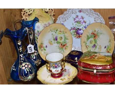 A COLLECTION OF 20TH CENTURY CONTINENTAL PORCELAIN CERAMICS AND GLASS, including a pair of blue glass jugs with gilt and enam