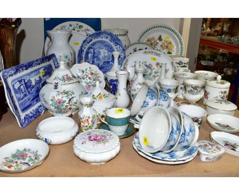 A QUANTITY OF ASSORTED GIFT AND TABLEWARES BY PORTMEIRION, WEDGWOOD, COALPORT, AYNSLEY, SPODE AND ROYAL WORCESTER, including 