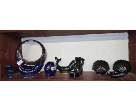 SHELF OF DECORATIVE CHINA CONSISTING OF FISHES, SHELLS ETC