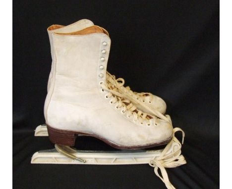 Pair Ladies Vintage White Leather Ice Skating Boots, size 5  CONDITION REPORT 