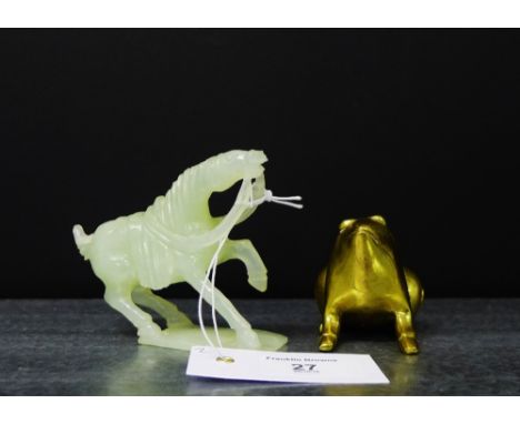 A small jade horse together with a brass frog, (2) 
