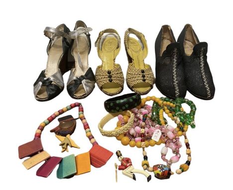 Three pairs of 30s-50s shoes, collection of vintage jewellery, including bakelite birds, pair stockings
