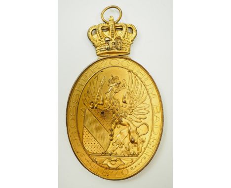 Baden: Erinnerungsmedaille für den Badischen Kriegerbund, Fahnenmedaille mit Krone für 50 Jahre.Bronze vergoldet, die Krone m