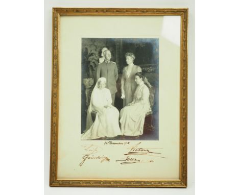 Baden, Großherzog Friedrich II., Luise und Hilda sowie Victoria von Schweden.Studio Aufnahme, mit den eigenh. Autographen der