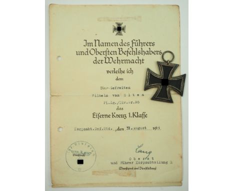 Eisernes Kreuz, 1939, 2. Klasse mit Urkunde zur 1. Klasse für einen Ober-Gefreiten im Pi.Zg./ Div. Dr. 95.Geschwärzter Eisenk