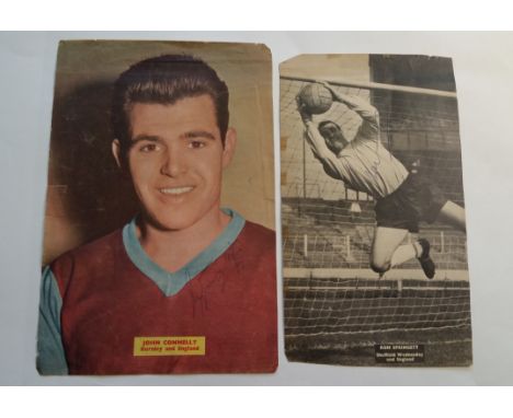 FOOTBALL, 1966 World Cup player autograph selection, inc. Bobby Charlton, Nobby Stiles, Geoff Hurst, Martin Peters, George Co