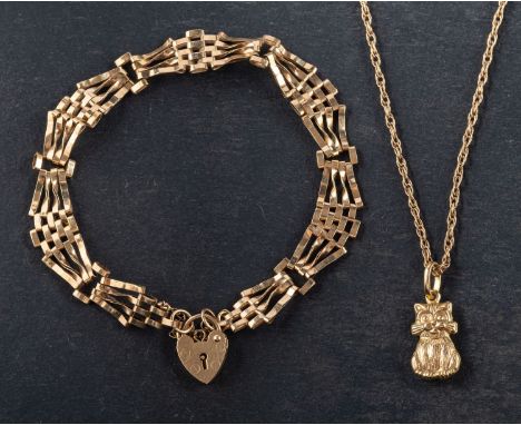 A 9ct gold gate-link bracelet, with heart-shaped clasp, length ca. 19cm; and a cat pendant, stamped '375', length ca. 2.4cm, 