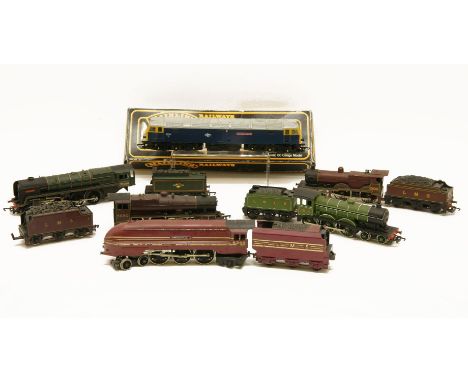 A collection of six model railway locomotives, to include a Tri-ang R259 'Britannia', a Tri-ang 'King George VI', a Hornby 10