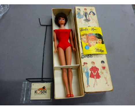 Original boxed Barbie's best friend Midge doll in Red Swimsuit with 1962 booklet & original doll stand ref 850