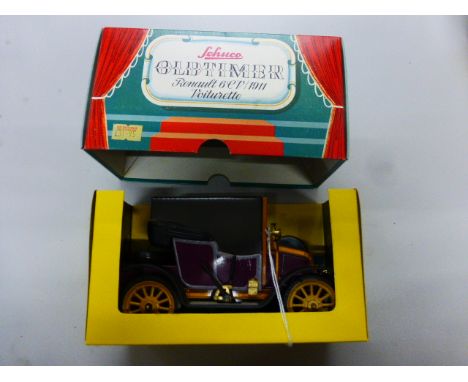 Boxed Schuco Old Timer 1230 Renault 6EV/1911 Voiturette tin plate car with key