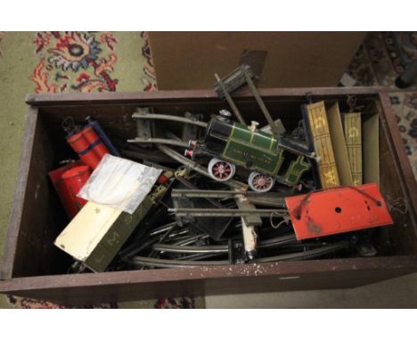 Collection of Hornby O gauge model railway to include GWR tank engine and 7 items of rolling stock featuring Shell Motor Spir