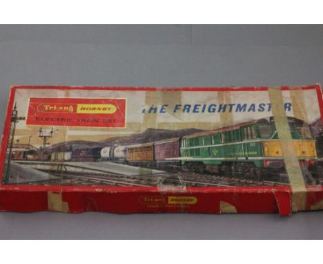 Boxed Triang OO gauge The Freightmaster RS51 train set complete with engine and seven wagons