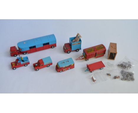 A collection of vintage Corgi Chipperfields Circus models, all A/F, see photos. With animals etc. 