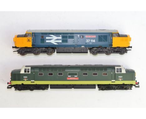 2 OO gauge diesel locomotives, no boxes, instructions etc:Hornby Class 55 Deltic "The Duke Of Wellington"in BR green livery, 