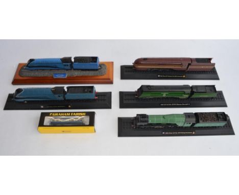 5 OO/1:76 scale static train models: Includes a Country Artists "Steam Memories" Class A4 Mallard and 4 plastic locos.  Also 