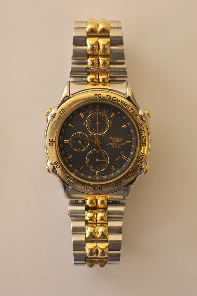 accurist chronograph alarm wr100