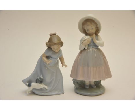 Two Nao girl figures