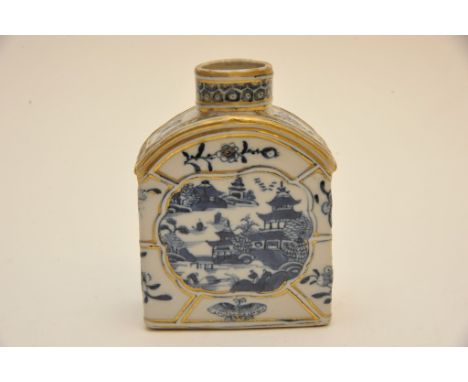 A Chinese blue and white export porcelain tea caddy with over gilt decoration. Height: 12cm approximately