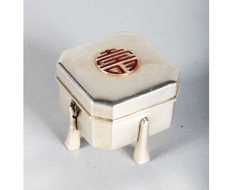 A GOOD SMALL CHINESE SILVER BOX AND COVER on four legs.