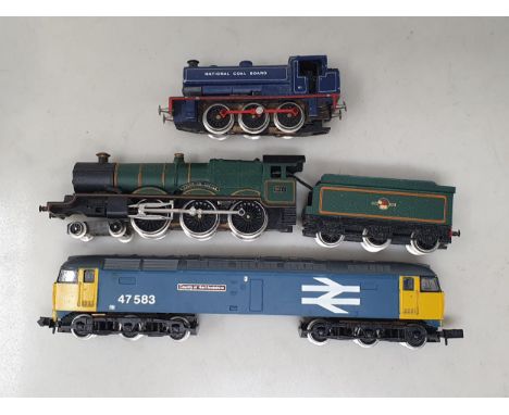 An unboxed Graham Farish N gauge Class 47 diesel Locomotive 'County of Herefordshire', unboxed 'Goodrich Castle' Locomotive a