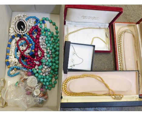 Jewellery including pearl necklaces, etc., 1.55kg
