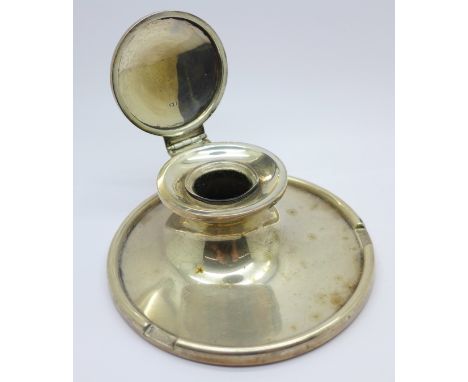 A silver inkwell with weighted base, gross weight 391g, diameter of base 128mm