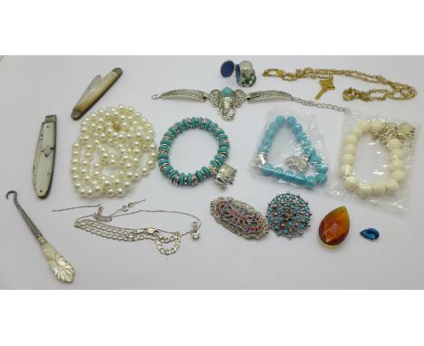 Jewellery including a pearl necklace, etc.
