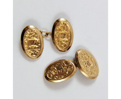 9 ct yellow gold pair of gents cufflinks. 4g
