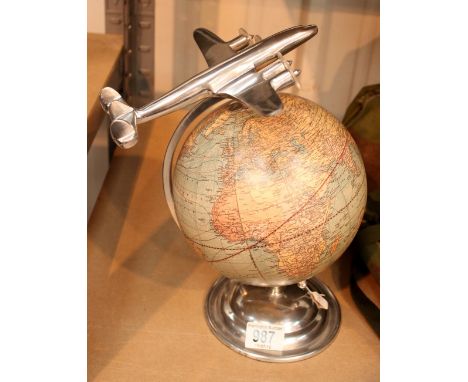 Globe light with douglas des finial  c1950/60 made in USA by Wrisly and Costello