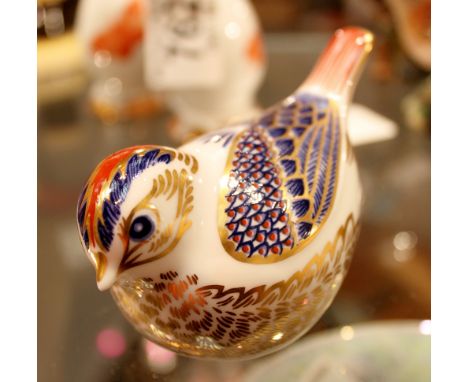 Royal Crown Derby Imari pattern sparrow paperweight with gold button