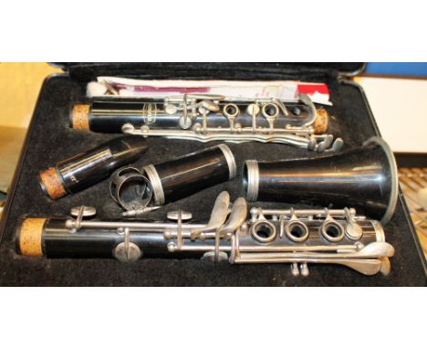 Bundy clarinet with case
