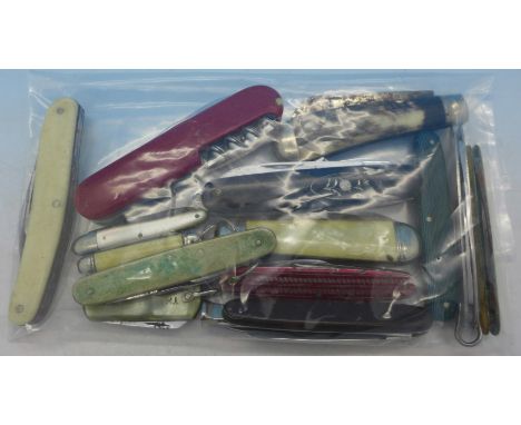 Pocket knives including Swiss Army type