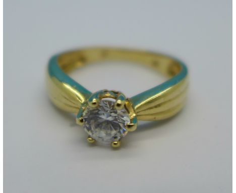 A 9ct gold and cubic zirconia ring, 2.6g, P
