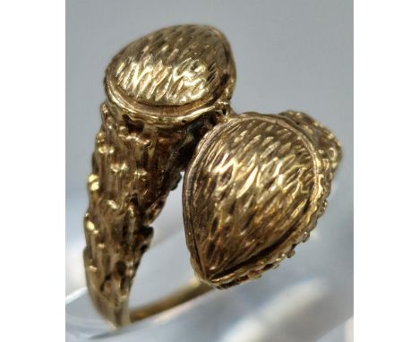 9ct gold double-headed snake ring. 6.8g approx. Ring size M. (B.P. 21% + VAT)