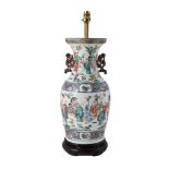 A CHINESE FAMILLE ROSE VASE, 19TH CENTURY
