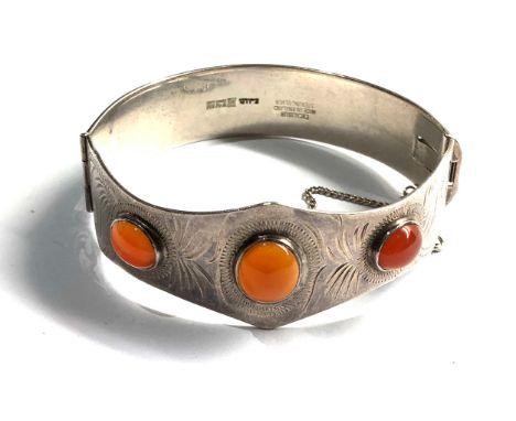 Vintage silver bangle set with 3 carnelian cabouchon 24mm wide weight 35g 