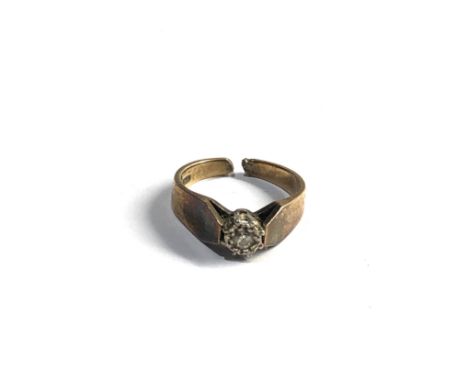 9ct gold vintage diamond split shank  (3.2g) 