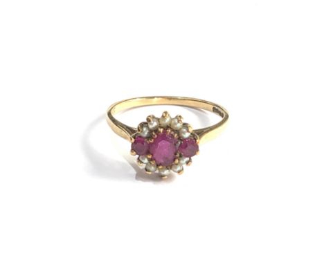 9ct gold vintage ruby &amp; seed pearl ring (1.7g) 