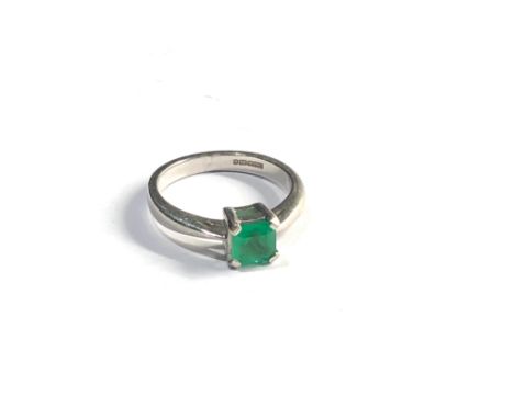 9ct white gold vintage emerald solitaire ring (2.7g) 