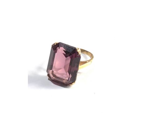9ct gold vintage paste amethyst cocktail ring (7.1g) 