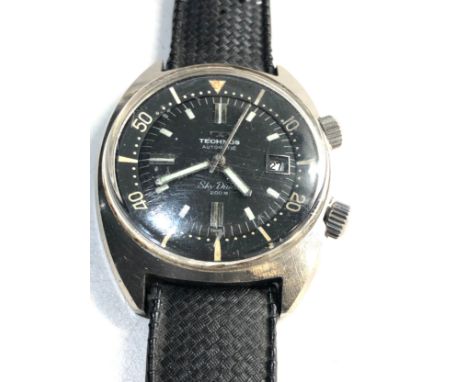 Rare Vintage Technos automatic sky diver 200m not ticking in good condition as shown 