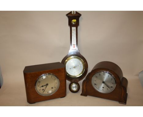 TWO VINTAGE MANTEL CLOCKS TO INCLUDE AN OAK CASED ANVIL EXAMPLE, TOGETHER WITH A REPRODUCTION MAHOGANY WALL BAROMETER (3)
