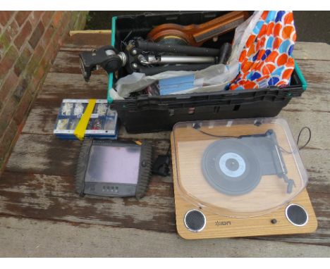 A SELECTION OF VARIOUS COLLECTABLES ETC TO INCLUDE ION TURNTABLE, SLICK MASTER VIDEO TRIPOD , assorted electrical components,