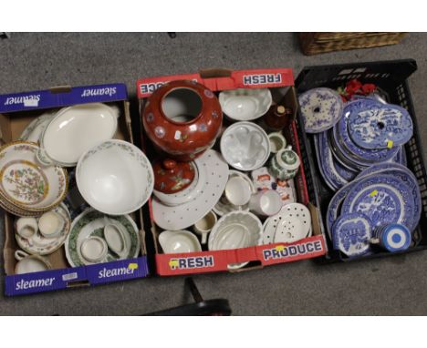 THREE TRAYS OF ASSORTED CERAMICS TO INCLUDE BLUE AND WHITE, VINTAGE JELLY MOLDS ETC 