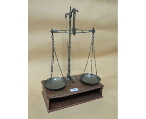 A SET OF VINTAGE BRASS BALANCE SCALES BY 'W &amp; T AVERY BIRMINGHAM',  H 47 cm, W 34 cm