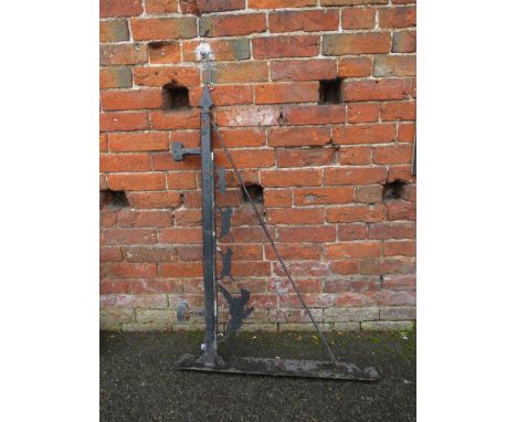 A CAST METAL HORSE AND HOUNDS LARGE PUB SIGN HANGING BRACKET - APPROX BRACKET H 80 cm, L 112 cm