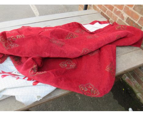A PAIR OF MONTGOMERY CURTAINS L-183 CM W-168 CM