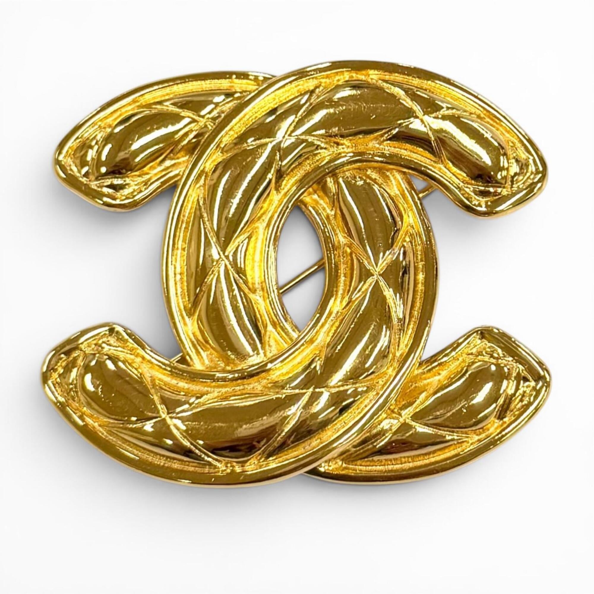CHANEL Vintage Coco Mark MatelassŽ Brooch, Gold, Made in France, Women\'s Accessory