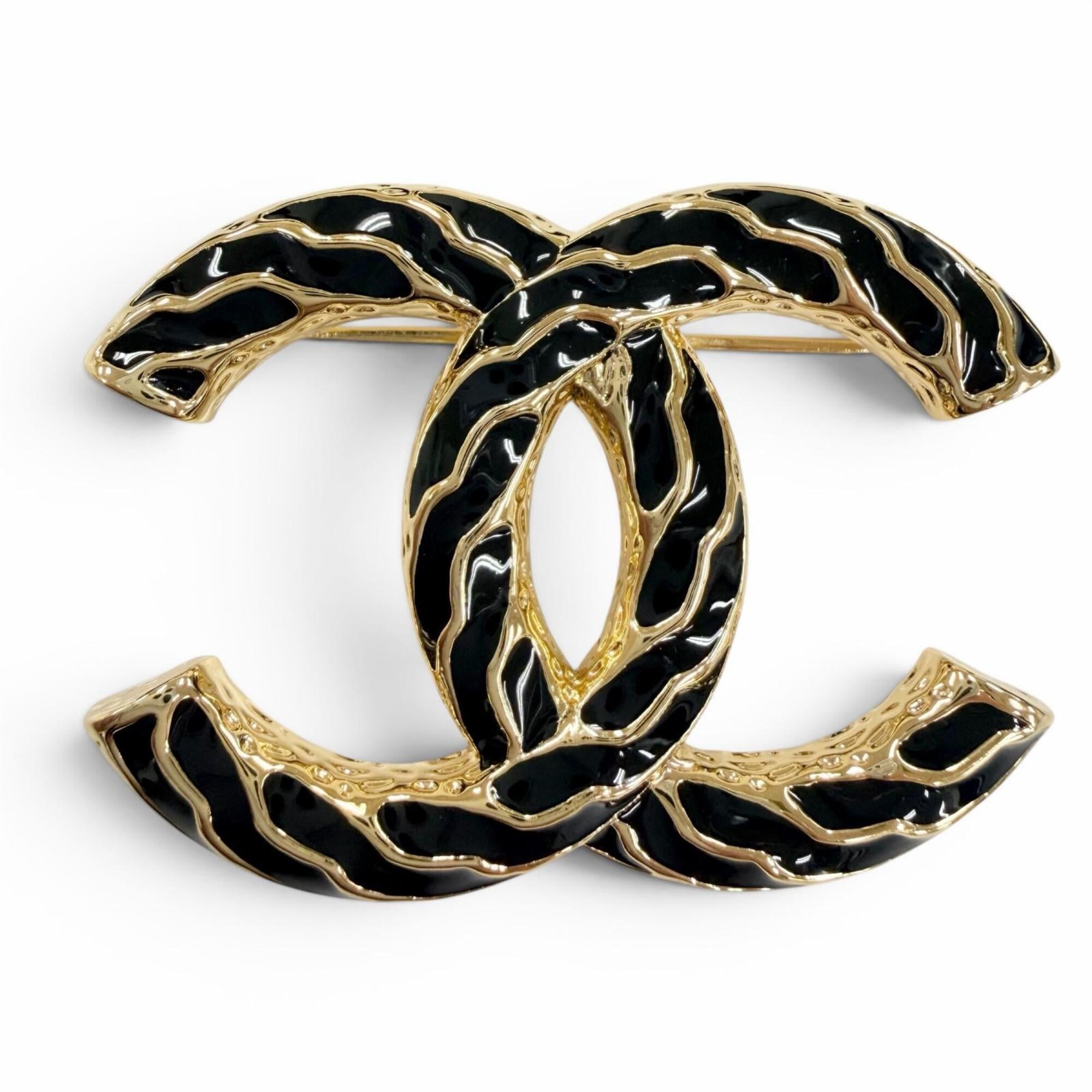 CHANEL B24P Coco Mark Brooch, Gold and Black, Made in Italy, Women\'s Accessory
