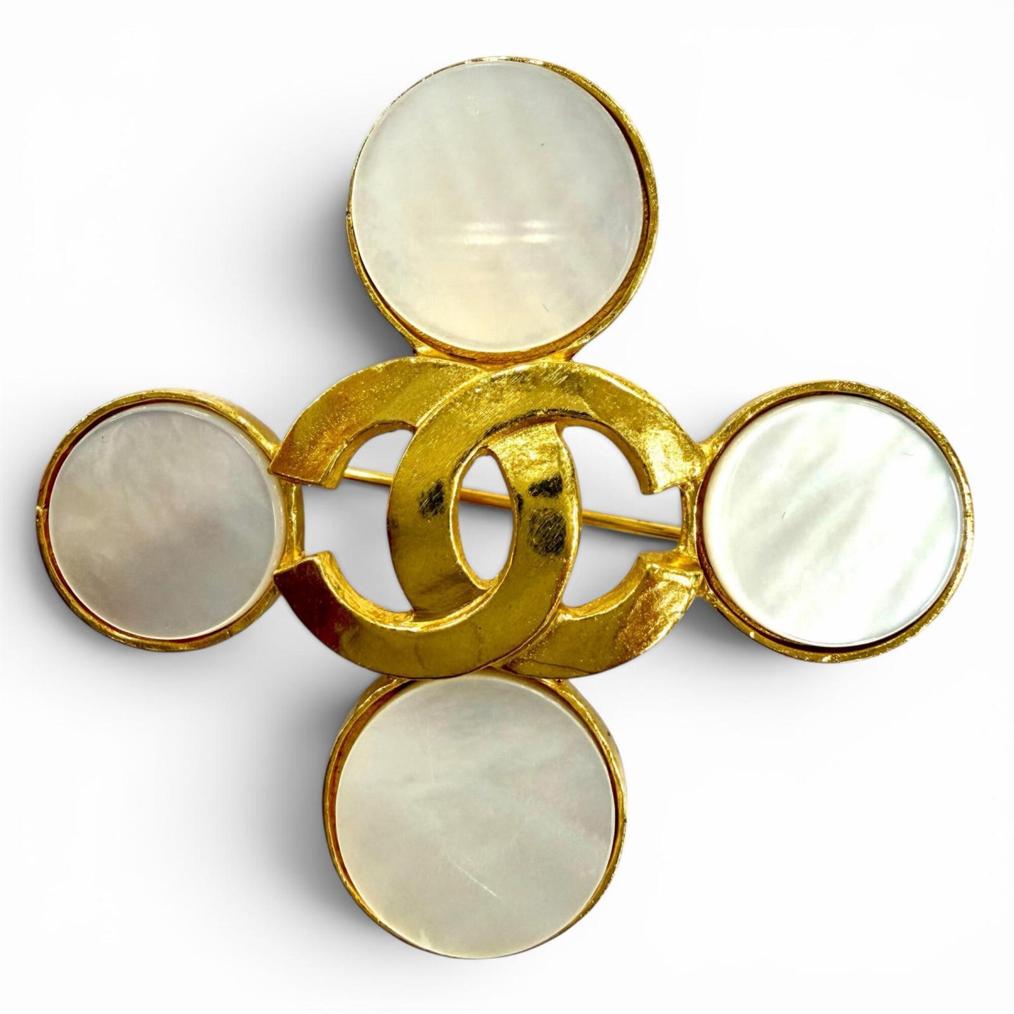 CHANEL Vintage 95A Coco Mark Shell Brooch, Gold, Made in France, Women\'s, with Box.